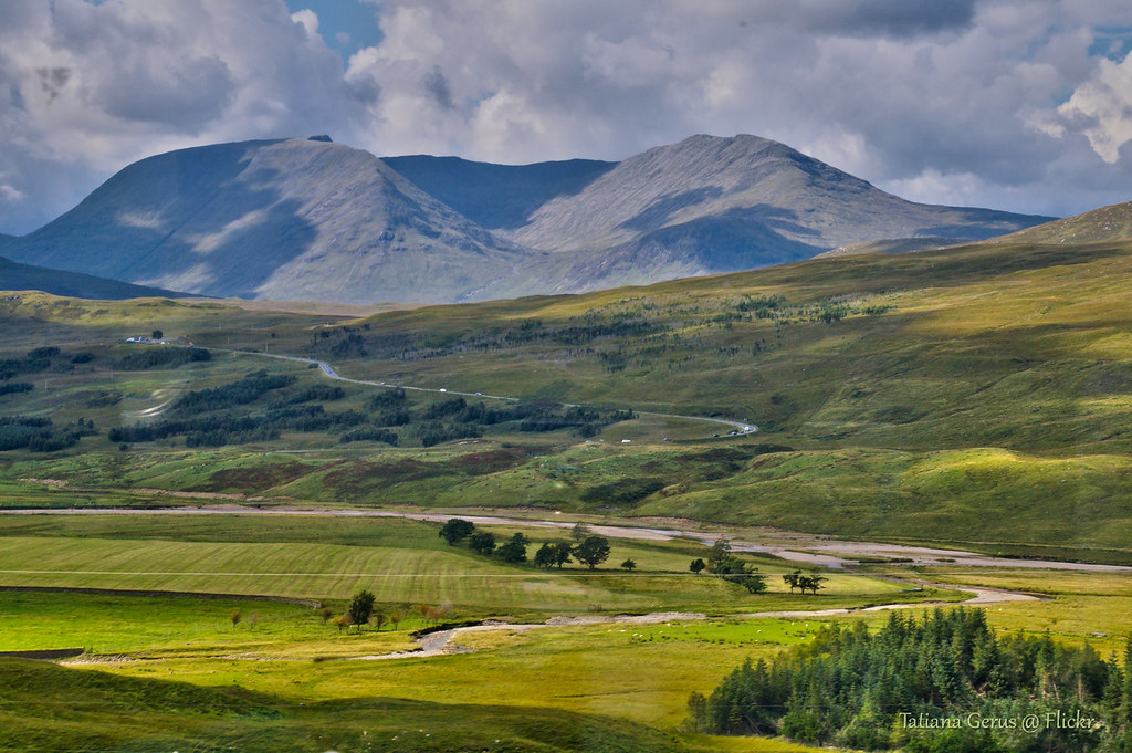 the Scottish Highlands-LivingCastles